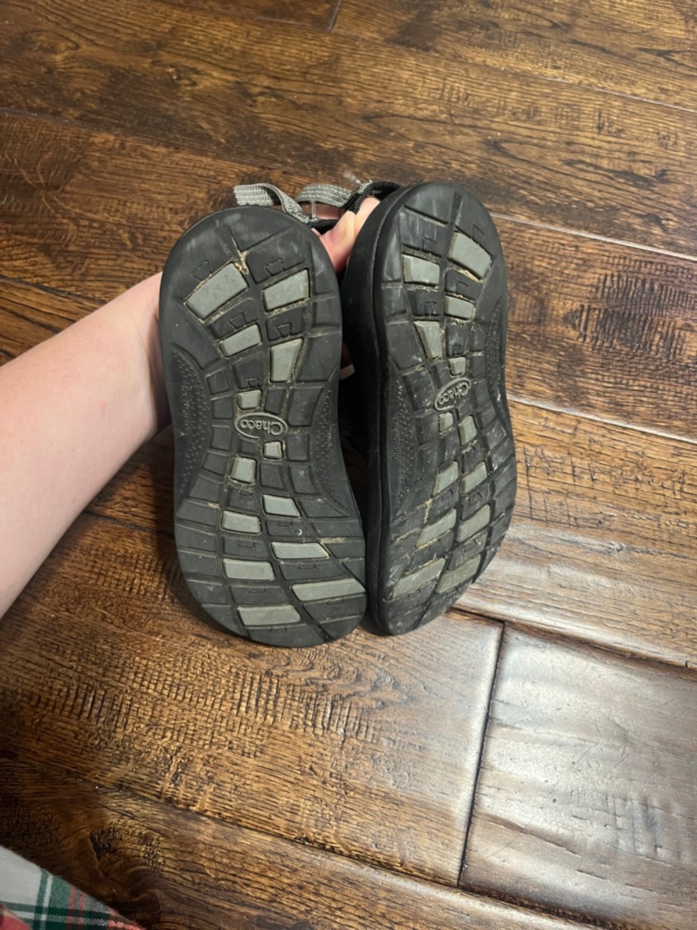 Unisex Black Strapped Kids Outdoor Sandals - Picture 4 of 4